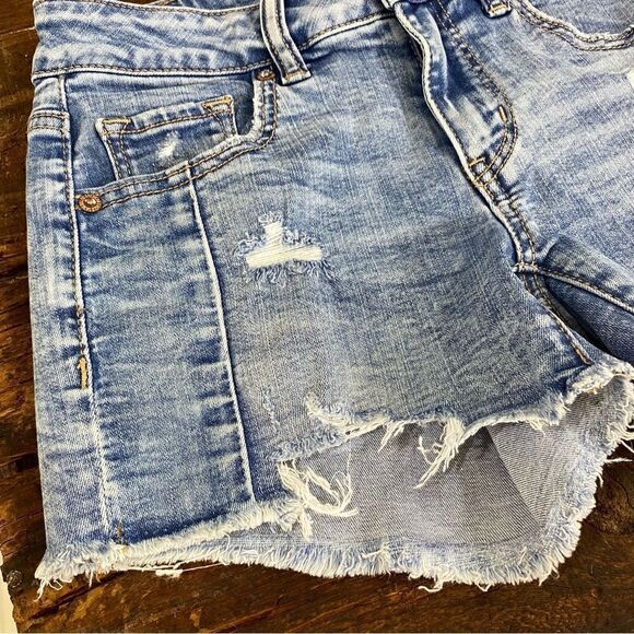 A.E.O. Midi Cut-off Jeans Shorts | Super Stretch | Size 4 - Picture 2 of 5
